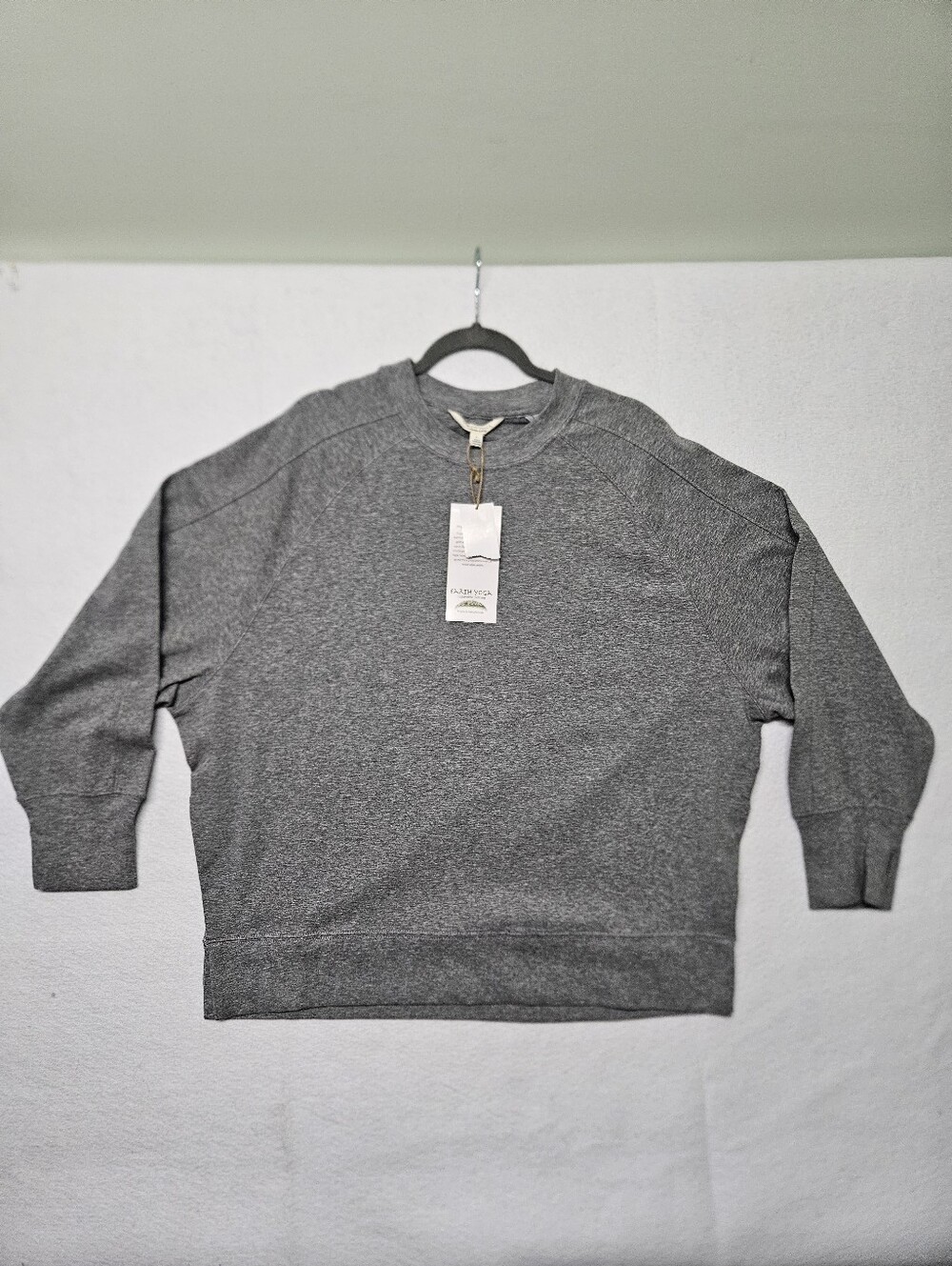 Earth Yoga Crewneck Heather Grey Size Large NWT